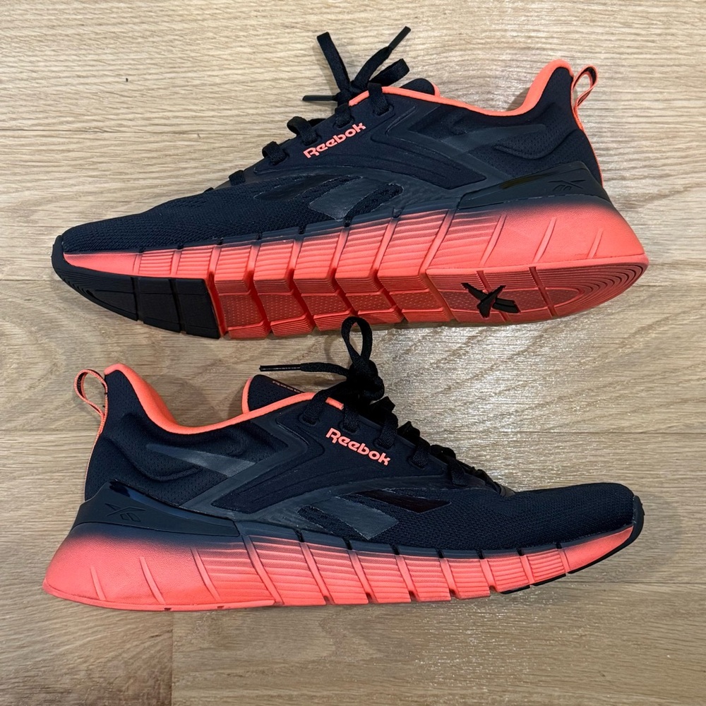 Reebok Nano Gym Black and Red Athletic Shoes Size 9